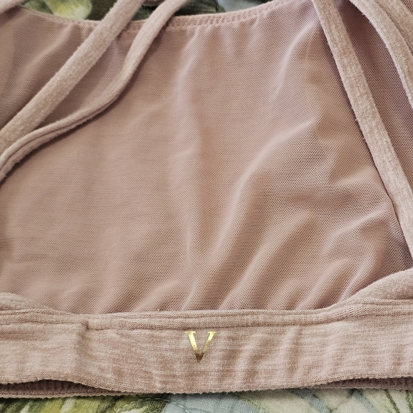 VICTORIA'S SECRET BRALETTE PINK - Picture 5 of 6